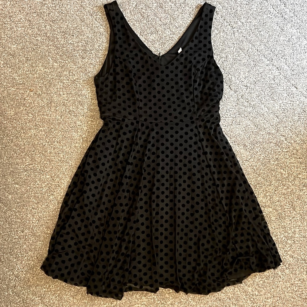 Chic Black Polka Dot Mini Dress